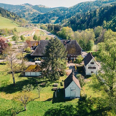 Hofgut Himmelreich Hotel Kirchzarten Buitenkant foto